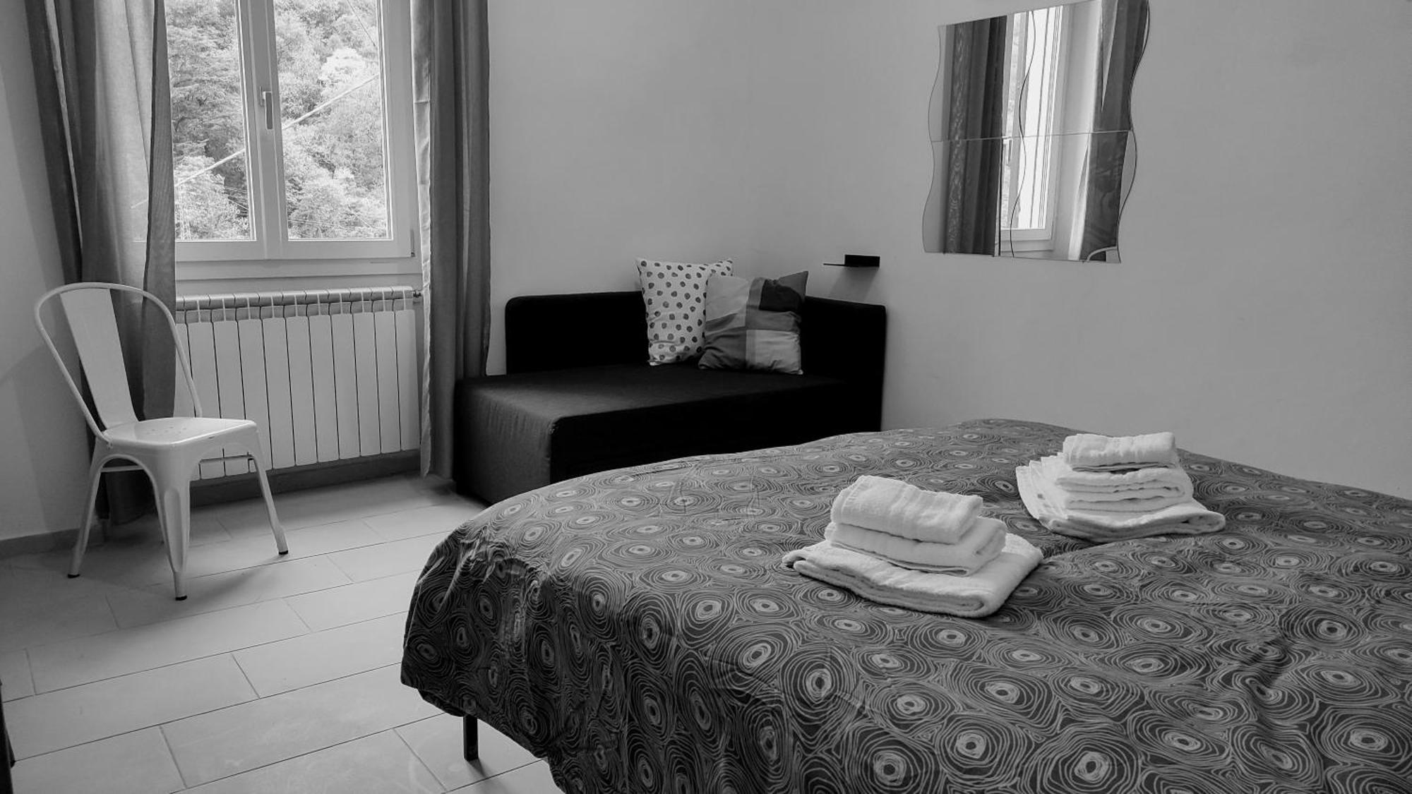 Bed On The Rocks Apartment Finale Ligure Bagian luar foto